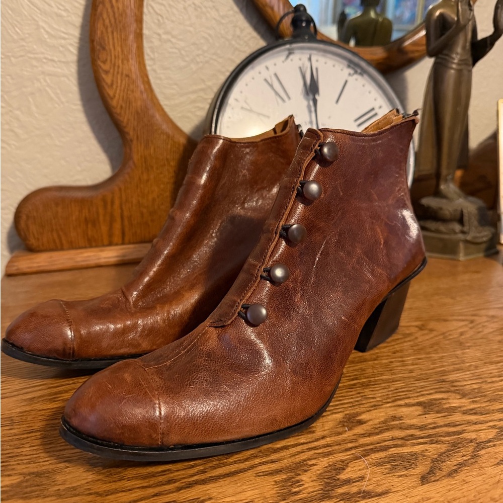 CYDWOQ Hemera Caramel Brown Leather Ankle Boots - Picture 2 of 13
